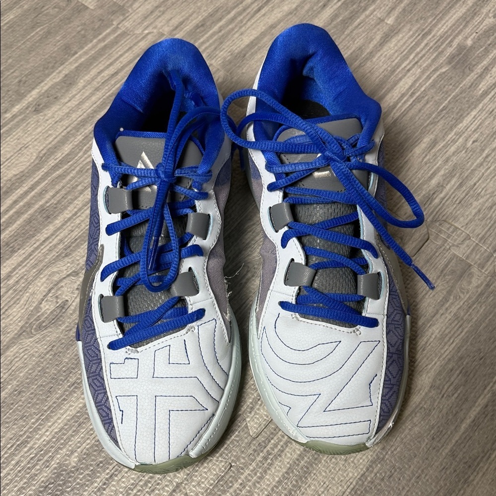 Nike Basketball Shoes Size 7.5 - Picture 2 of 9